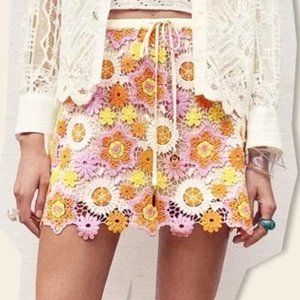 ZARA!  FLORAL CROCHET MINI SKIRT
